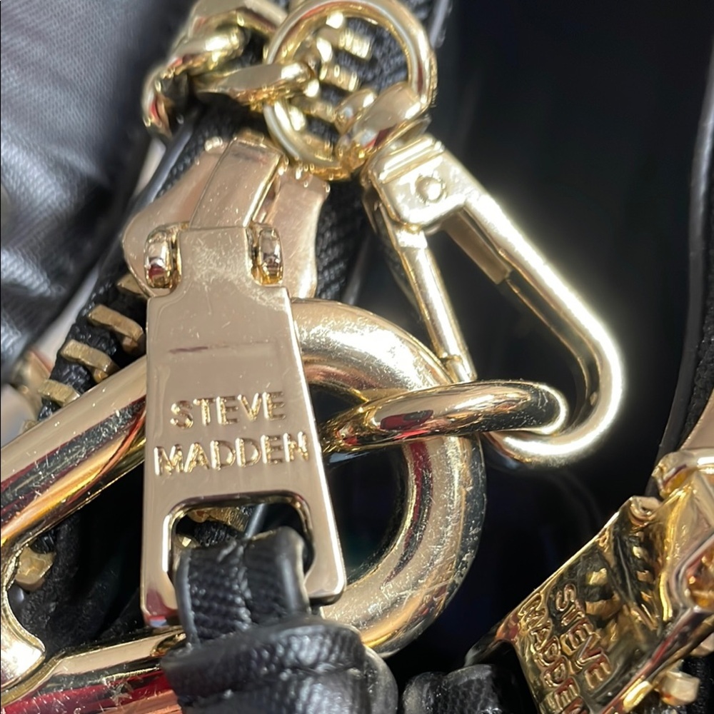 Steve Madden Black and gold cross body Shoulder Bag - Picture 5 of 10